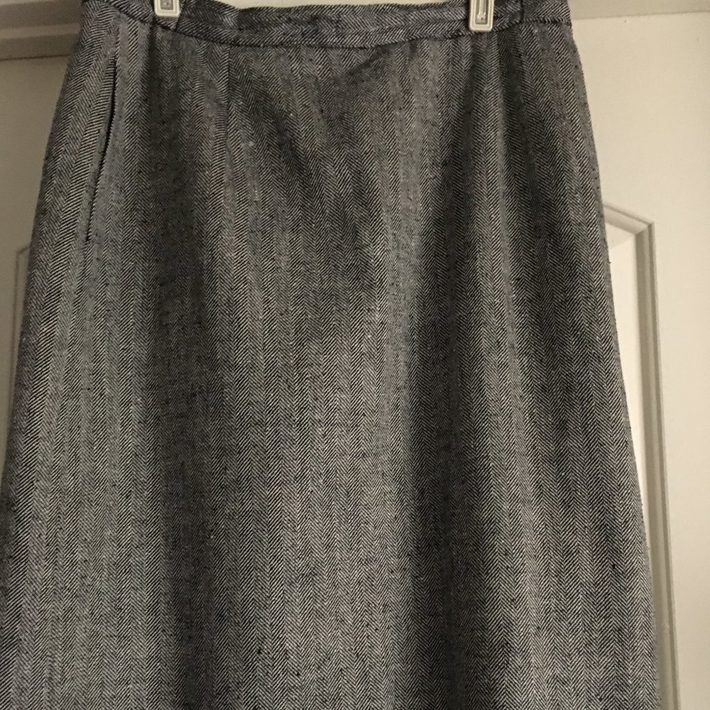 Light gray tweed 100% silk skirt